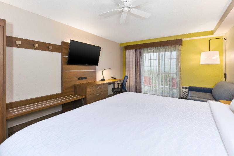 Holiday Inn Express and Suites Petoskey image