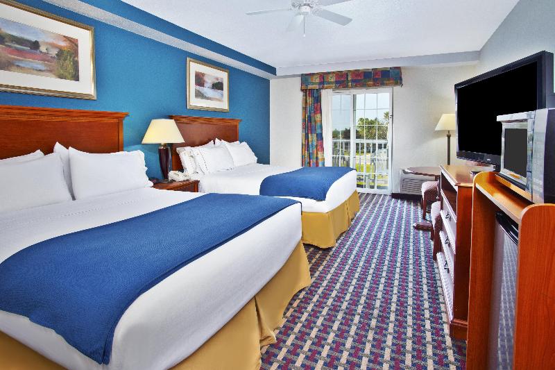 Holiday Inn Express and Suites Petoskey image