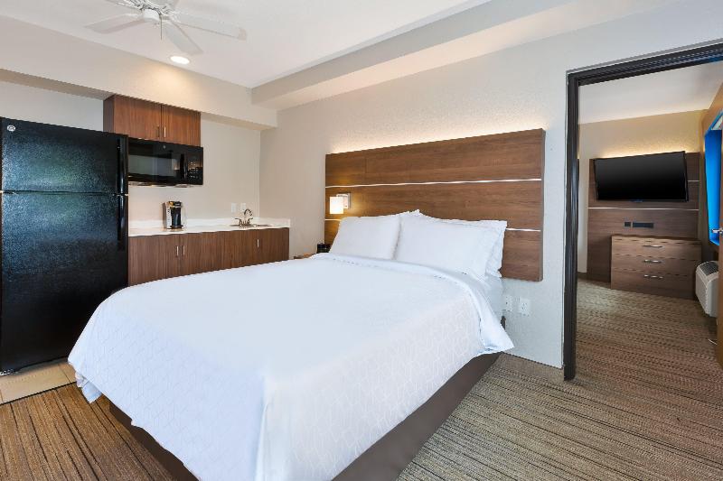 Holiday Inn Express and Suites Petoskey photo 23
