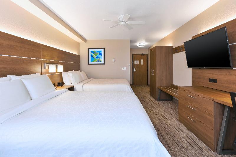 Holiday Inn Express and Suites Petoskey photo 21