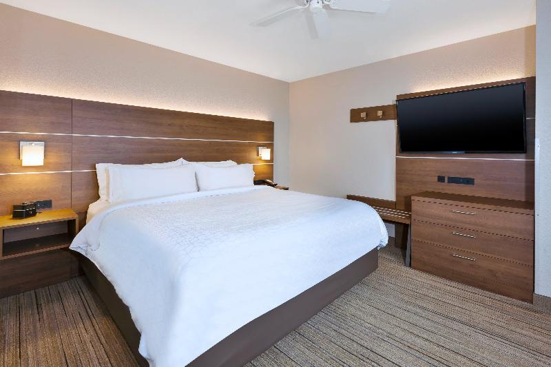 Holiday Inn Express and Suites Petoskey image