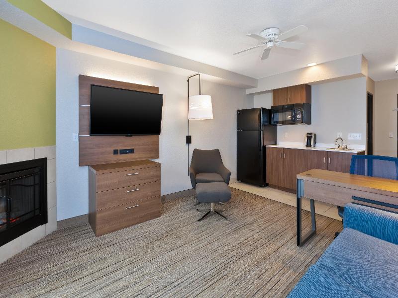 Holiday Inn Express and Suites Petoskey image