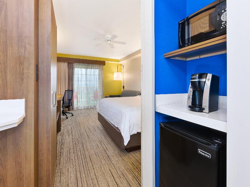 Holiday Inn Express and Suites Petoskey image