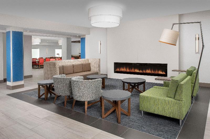 Holiday Inn Express and Suites Puyallup Tacoma Are image