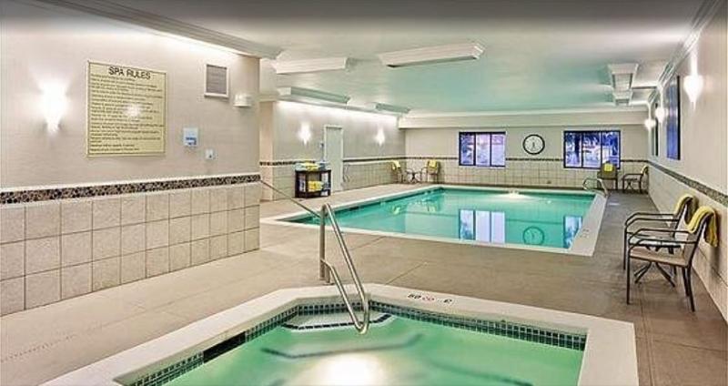 Holiday Inn Express and Suites Puyallup Tacoma Are image