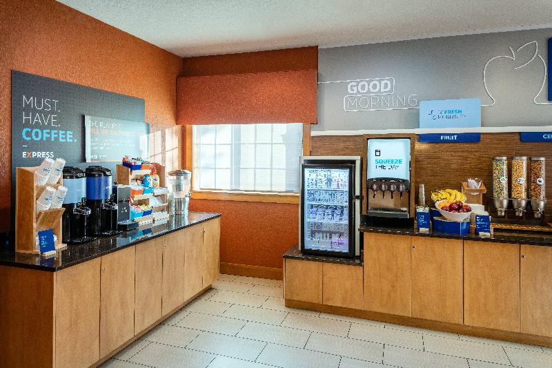 Hampton Inn By Hilton Pullman image