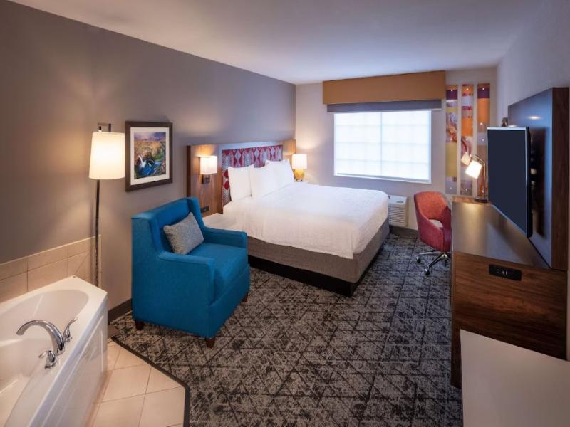 Hampton Inn By Hilton Pullman image