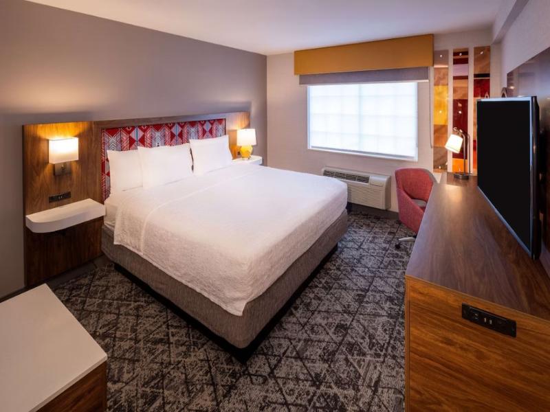 Hampton Inn By Hilton Pullman image