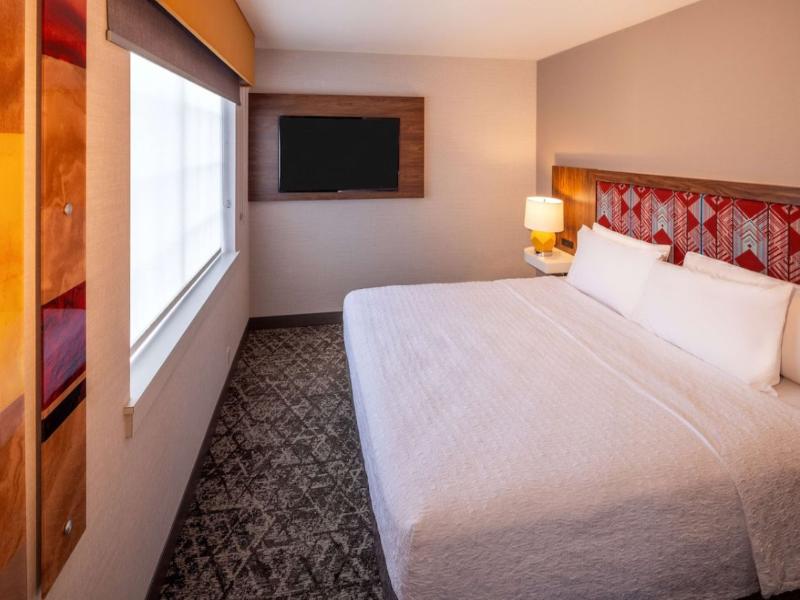 Hampton Inn By Hilton Pullman image