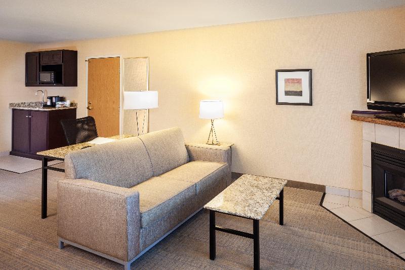 Hampton Inn By Hilton Pullman image