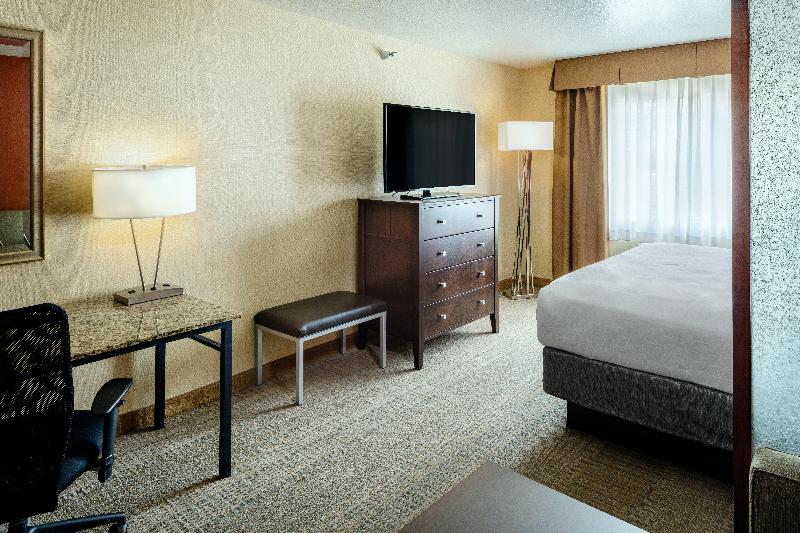 Hampton Inn By Hilton Pullman image