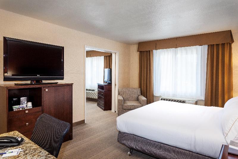 Hampton Inn By Hilton Pullman image