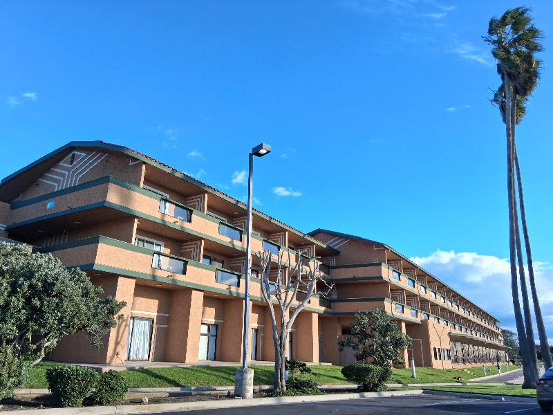 Holiday Inn Express and Suites Ventura Harbor image