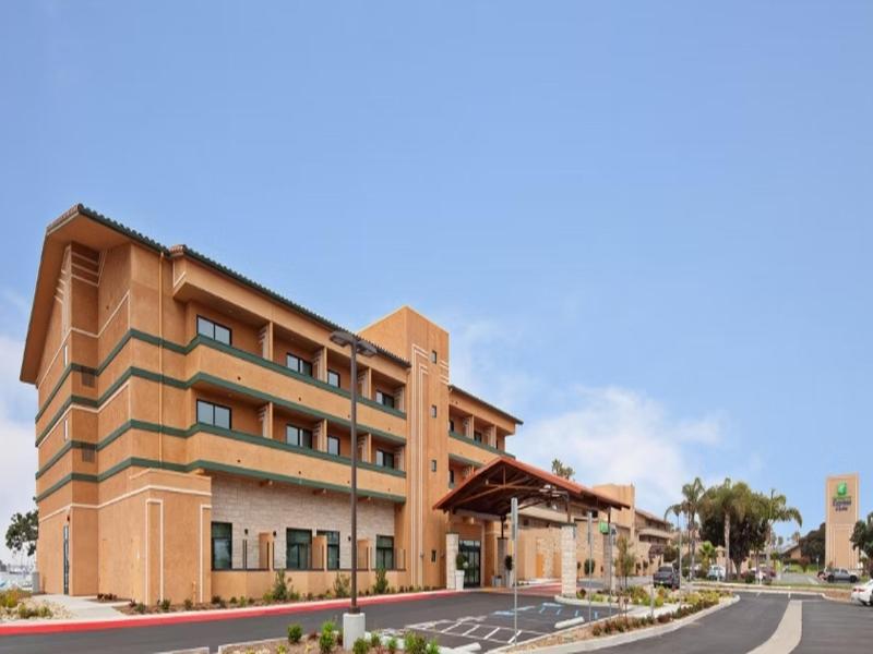 Holiday Inn Express and Suites Ventura Harbor image