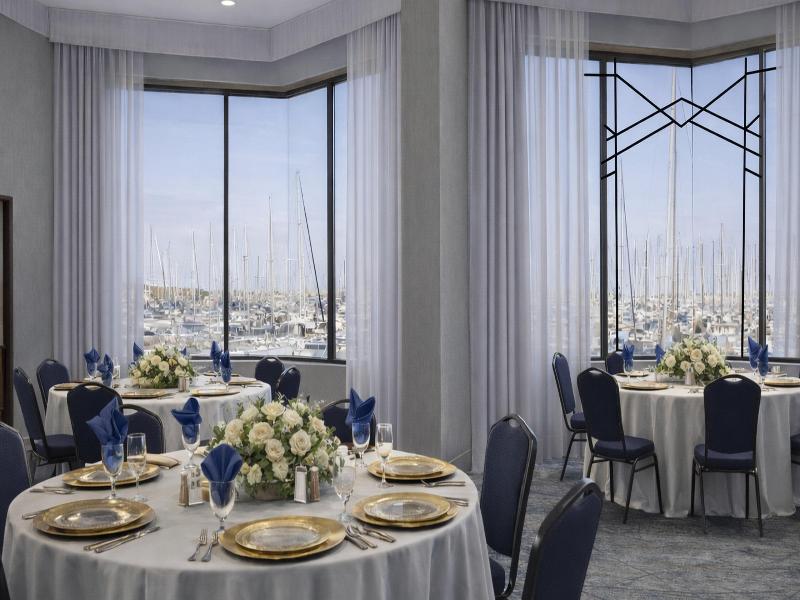 Holiday Inn Express and Suites Ventura Harbor image