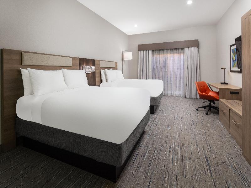 Holiday Inn Express and Suites Ventura Harbor image