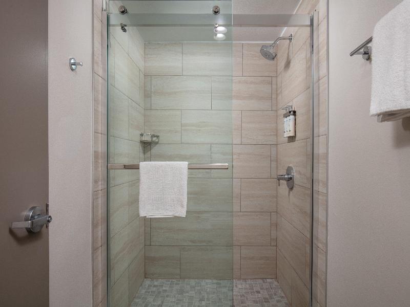 Holiday Inn Express and Suites Ventura Harbor image