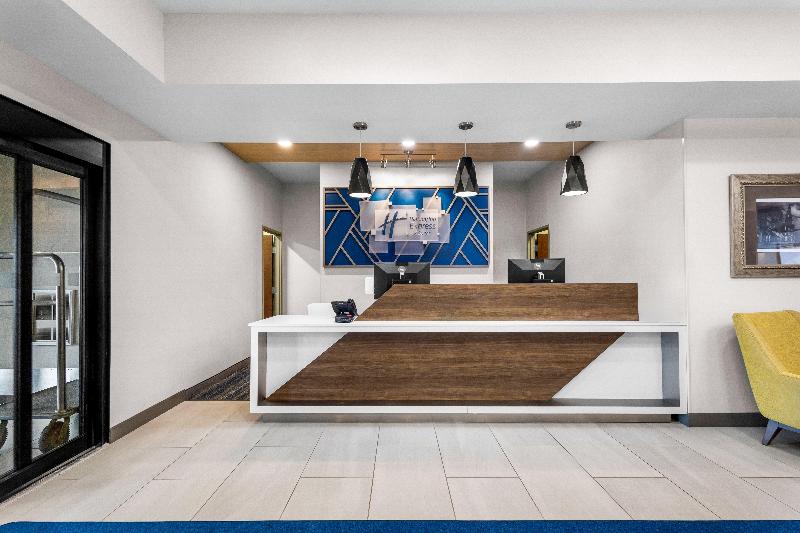 Holiday Inn Express & Suites Van Wert By IHG image