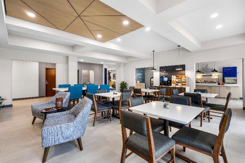 Holiday Inn Express & Suites Van Wert By IHG image