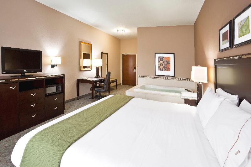 Holiday Inn Express & Suites Van Wert By IHG image