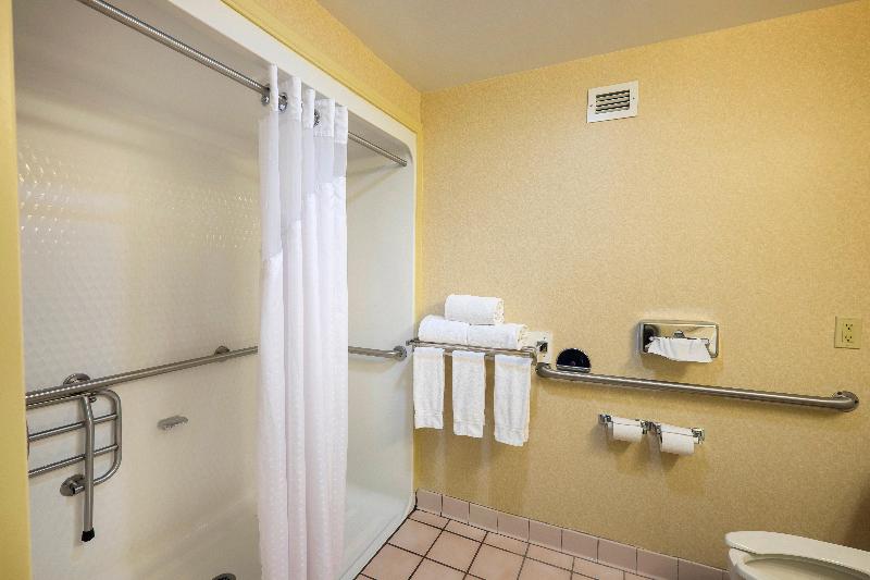Wingate by Wyndham Waynesboro/Route 340 image