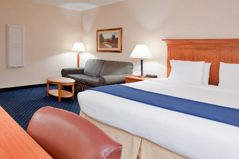 Wingate by Wyndham Waynesboro/Route 340 image