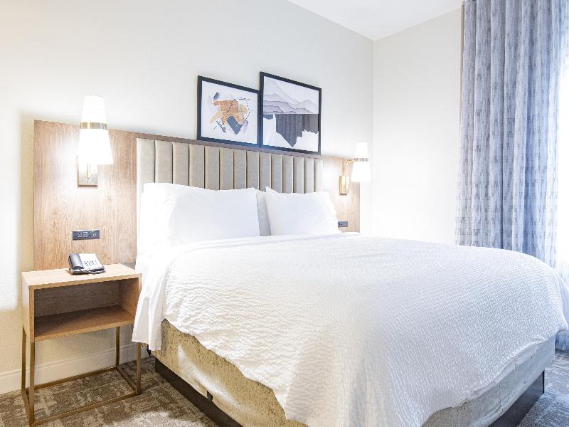 DOUBLE Accessible-Queen Size Bed — photo 6