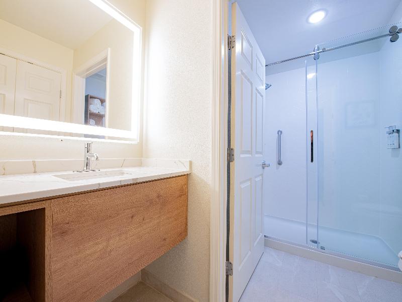 SUITE THREE BEDS — photo 6