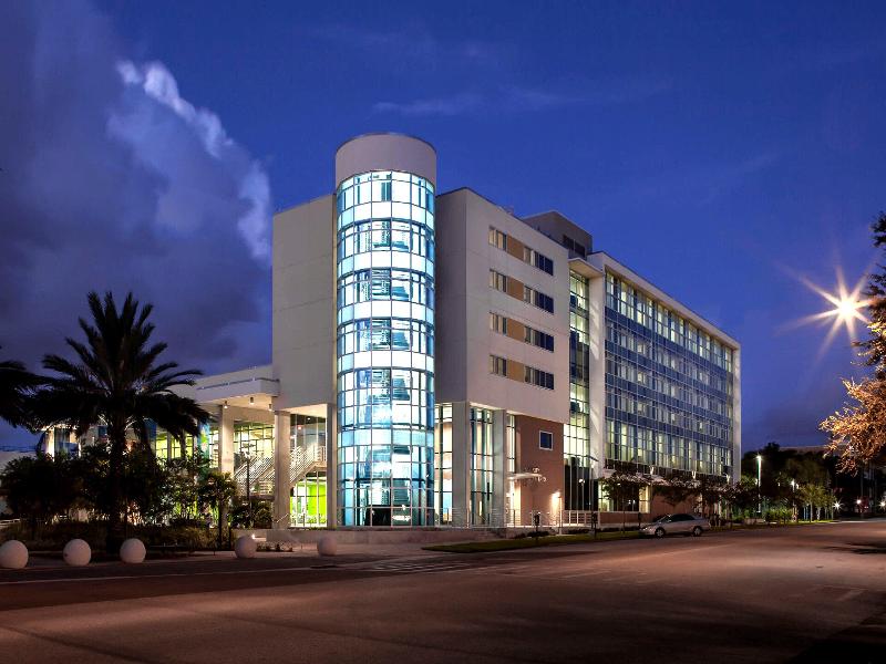 Staybridge Suites St. Petersburg Downtown image