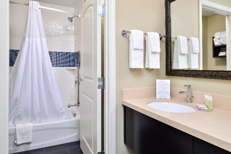 Staybridge Suites Rochester Commerce DR NW photo 14