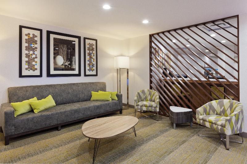 Holiday Inn Express Suites Phenix City Ft. Benning image