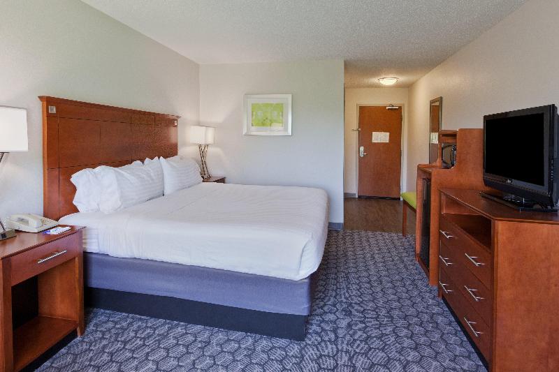 Holiday Inn Express Suites Phenix City Ft. Benning image
