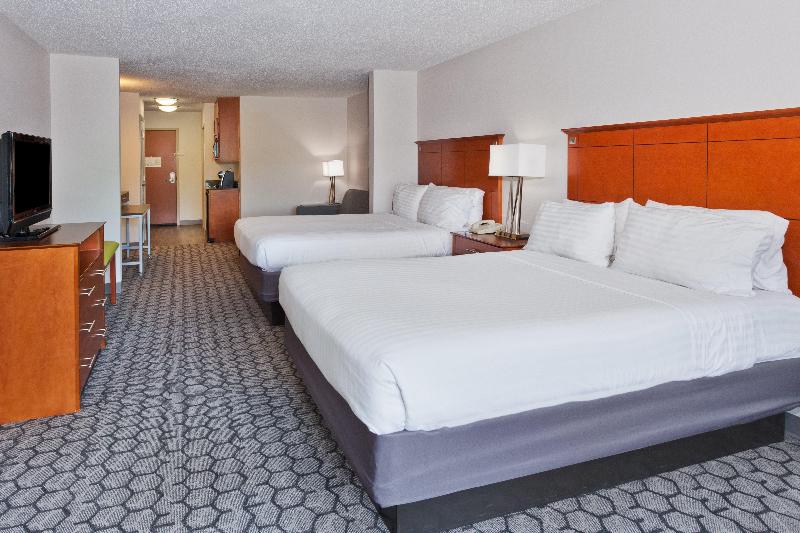 Holiday Inn Express Suites Phenix City Ft. Benning image