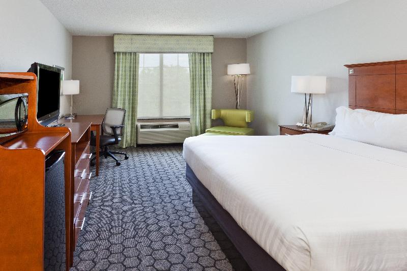 Holiday Inn Express Suites Phenix City Ft. Benning image