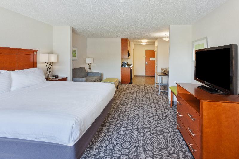 Holiday Inn Express Suites Phenix City Ft. Benning image