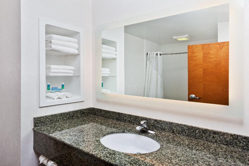 Holiday Inn Express Suites Phenix City Ft. Benning image