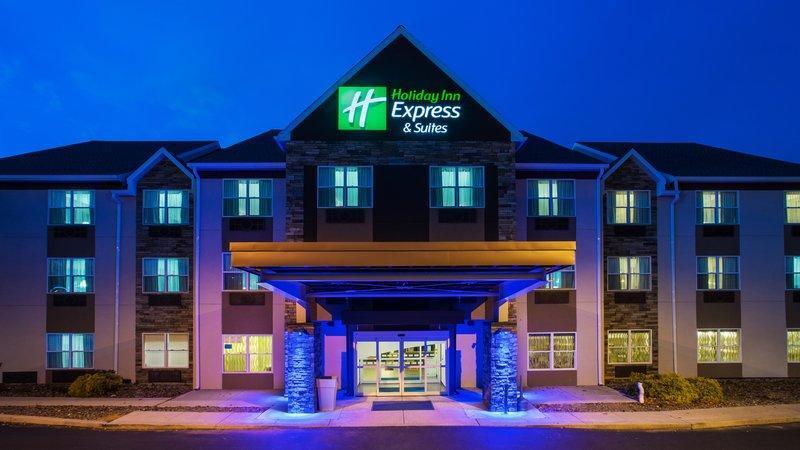 Holiday Inn Express and Suites Wyomissing