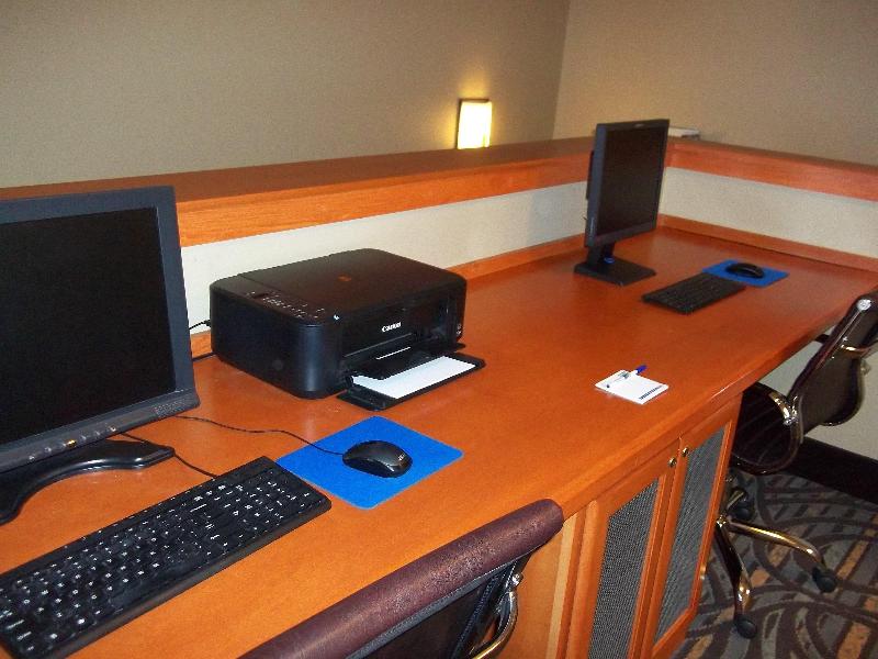 Holiday Inn Express and Suites Winner