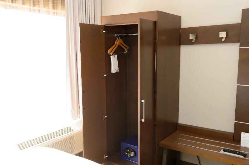 Holiday Inn Express Hillsborough (Durham Area) IHG 2