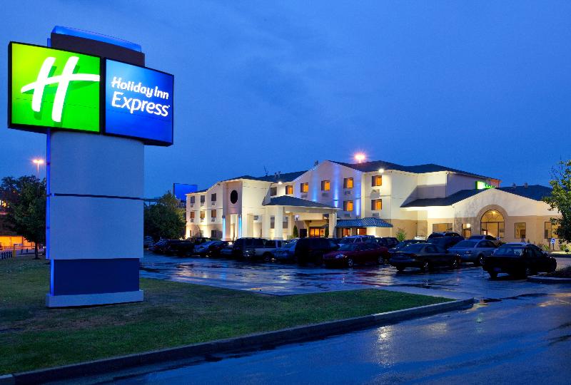 Holiday Inn Express Pittsburgh North Harmarville image