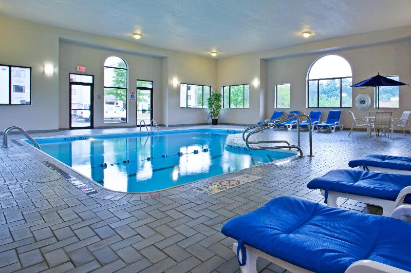 Holiday Inn Express Pittsburgh North Harmarville image