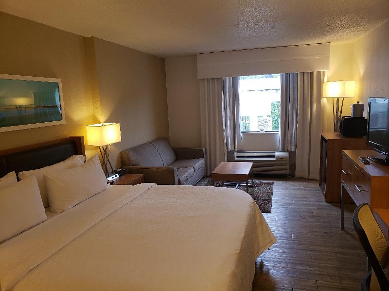 Holiday Inn Express Pittsburgh North Harmarville image