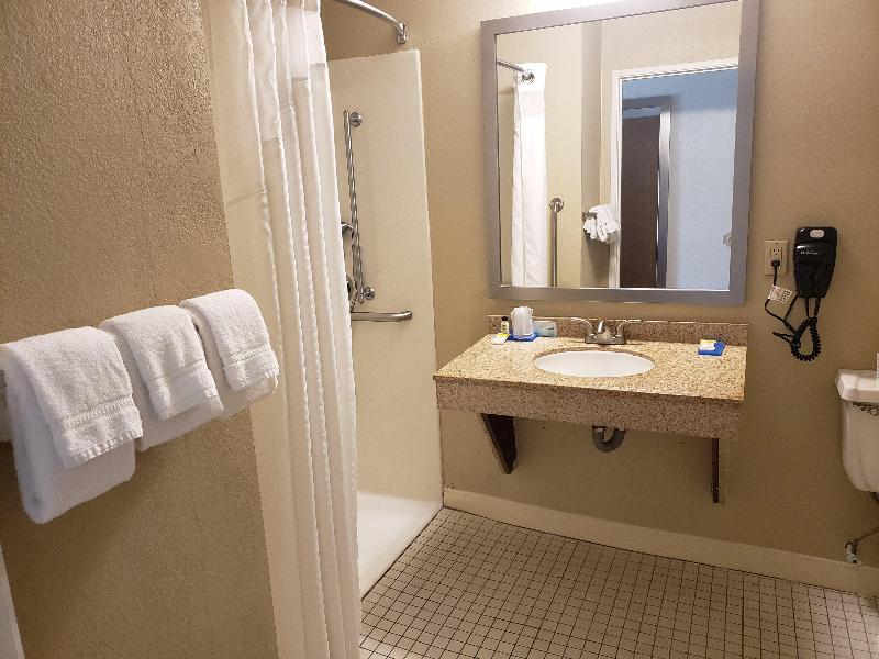 Holiday Inn Express Pittsburgh North Harmarville image