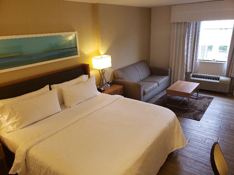 Holiday Inn Express Pittsburgh North Harmarville image
