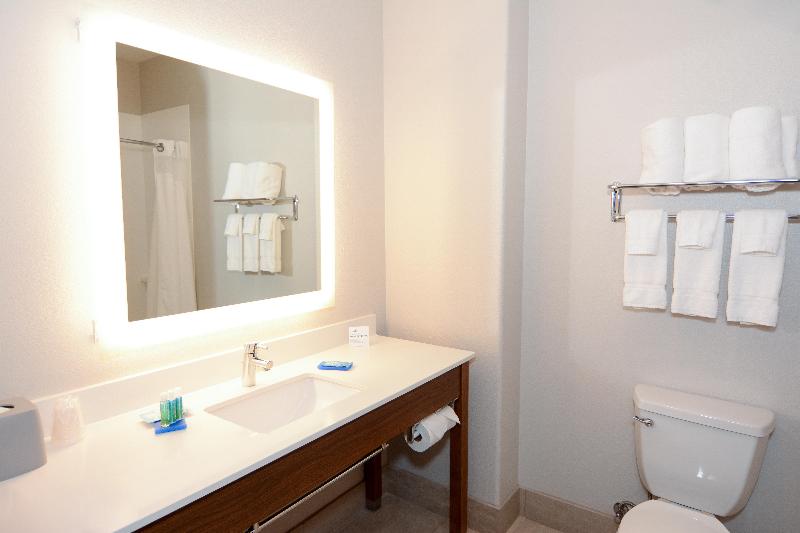 Holiday Inn Express &Suites Rolla Univ of Missouri image
