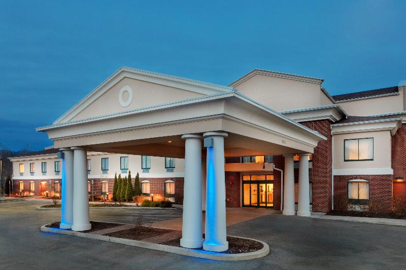 Holiday Inn Express and Suites Rochester Victor image