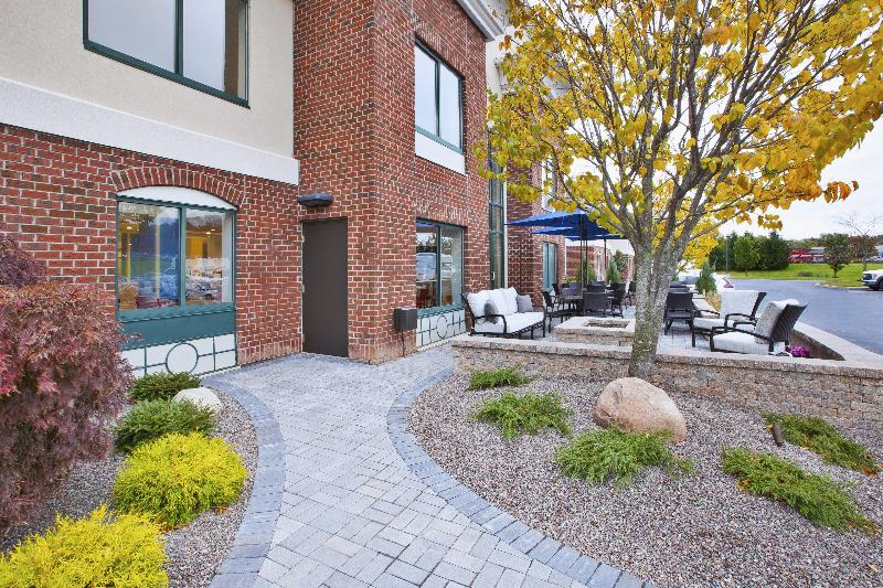 Holiday Inn Express and Suites Rochester Victor image