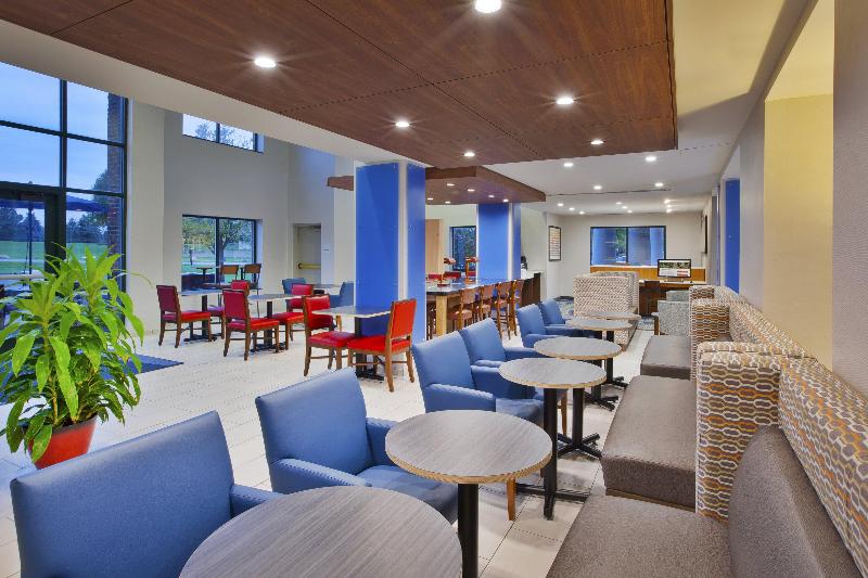 Holiday Inn Express and Suites Rochester Victor image