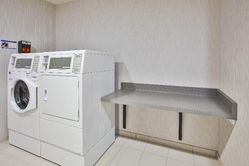 Holiday Inn Express and Suites Rochester Victor image