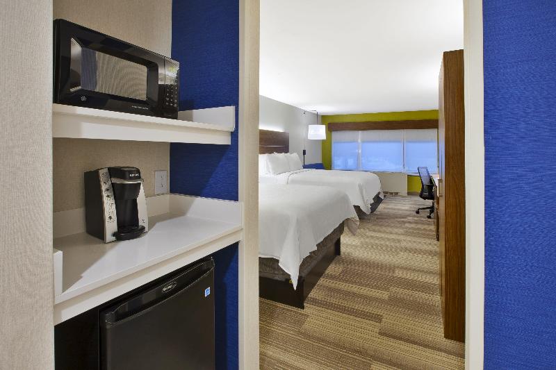 Holiday Inn Express and Suites Rochester Victor image